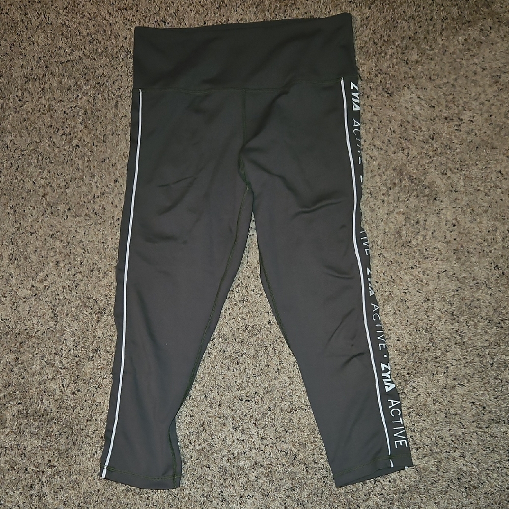 ZYIA Deep Green Crop